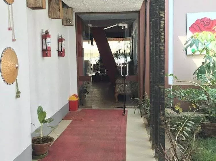 هتل Kalaw Junction Rose