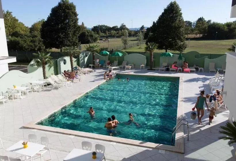 Nero D Avorio Aparthotel & Spa
