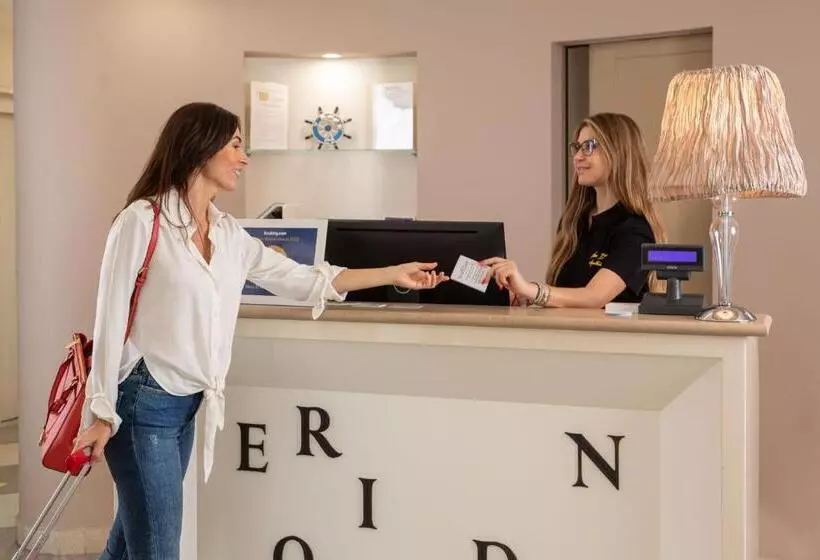 Nero D Avorio Aparthotel & Spa