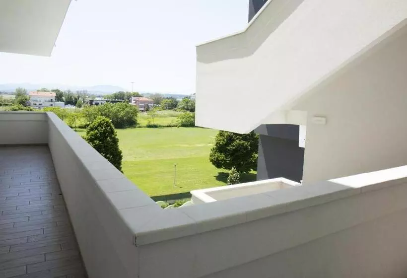 Nero D Avorio Aparthotel & Spa