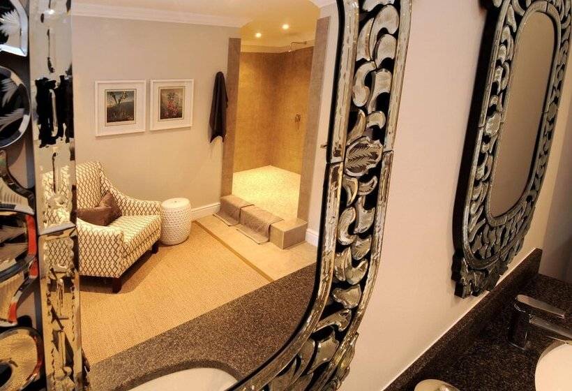 ペンション 8a Grahamstown By The Oyster Collection