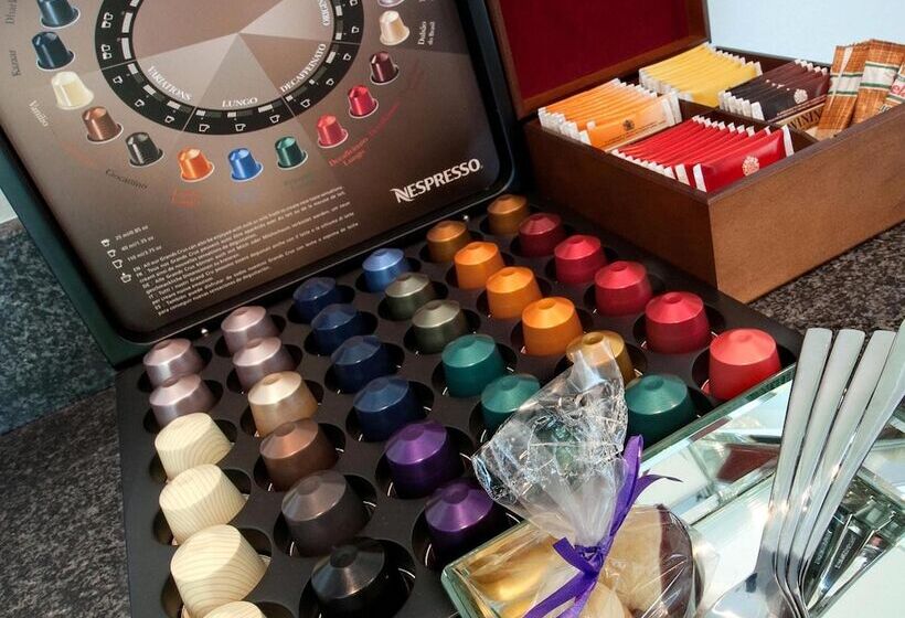 ペンション 8a Grahamstown By The Oyster Collection