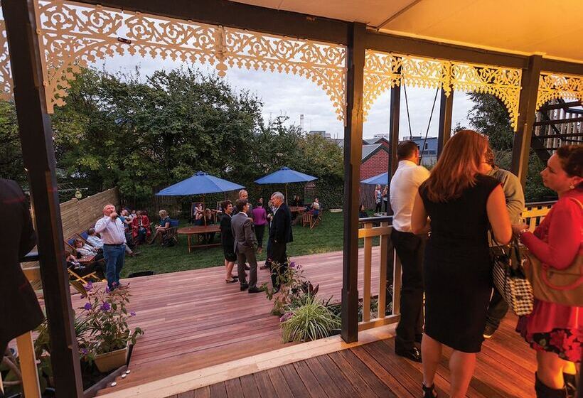 פנסיון Montacute Boutique Bunkhouse