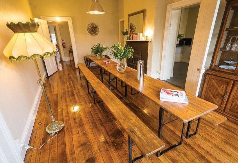 פנסיון Montacute Boutique Bunkhouse