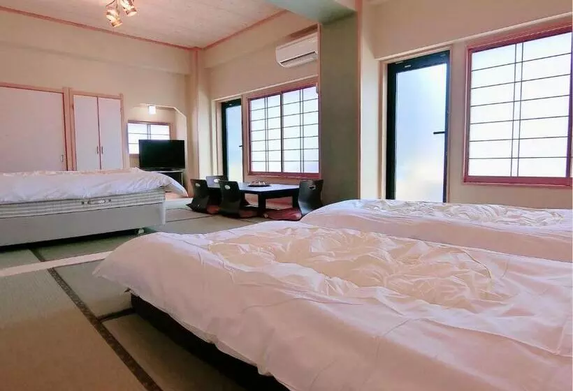 Ryokan Minshuku Inn Shirahama Ekinoyado
