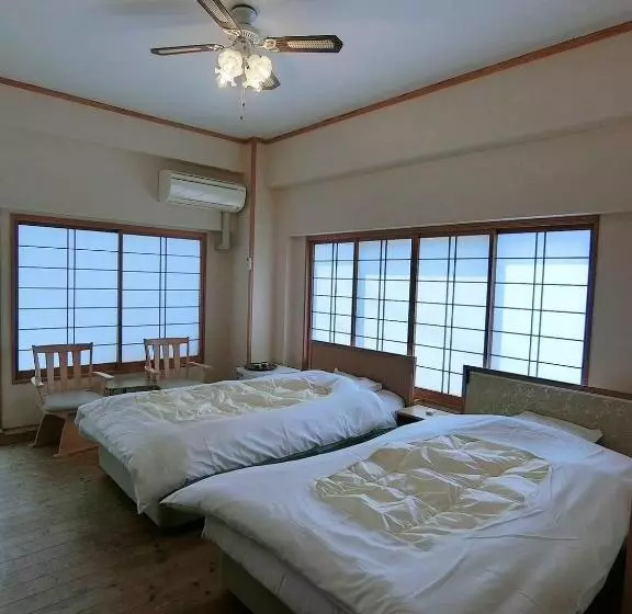 Ryokan Minshuku Inn Shirahama Ekinoyado