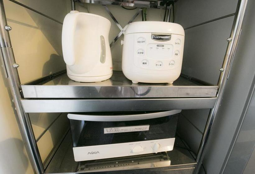 Wise Owl Hostels Tokyo