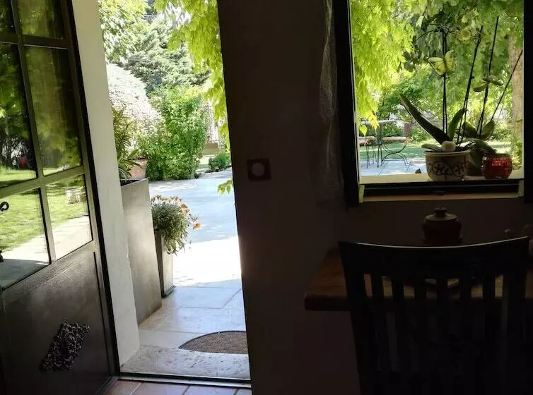 Aamiaismajoitus (B&B) Chambres D Hôtes La Chrysalide