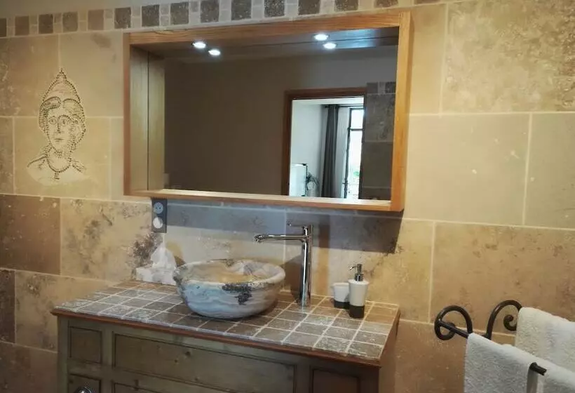 Aamiaismajoitus (B&B) Chambres D Hôtes La Chrysalide