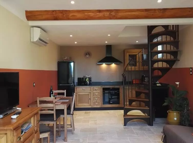Aamiaismajoitus (B&B) Chambres D Hôtes La Chrysalide