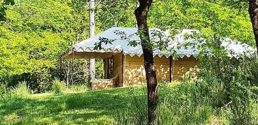 تختخواب و صبحانه Palika Lodge