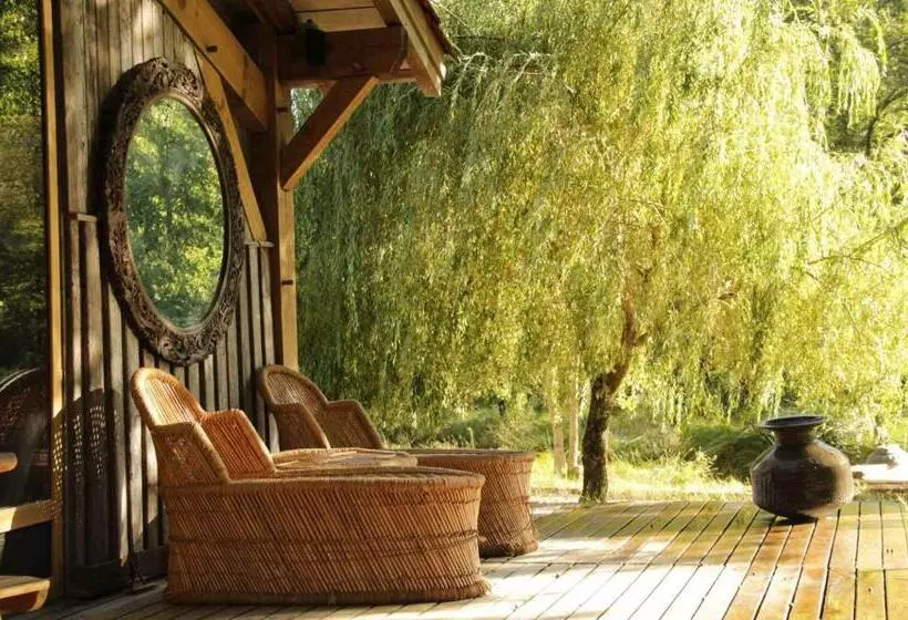 تختخواب و صبحانه Palika Lodge