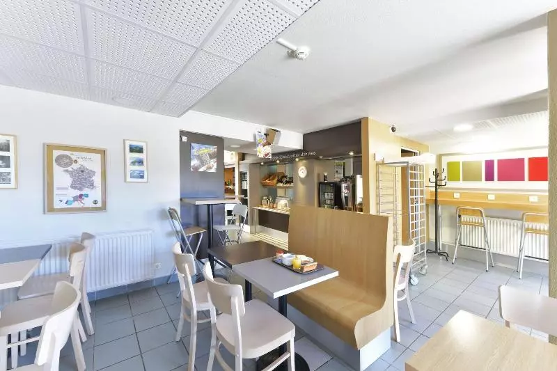 B&b Hotel Clermont Ferrand Le Brézet Aéroport