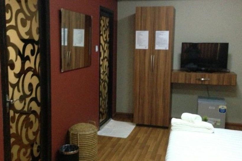 هتل Golden Silk Road