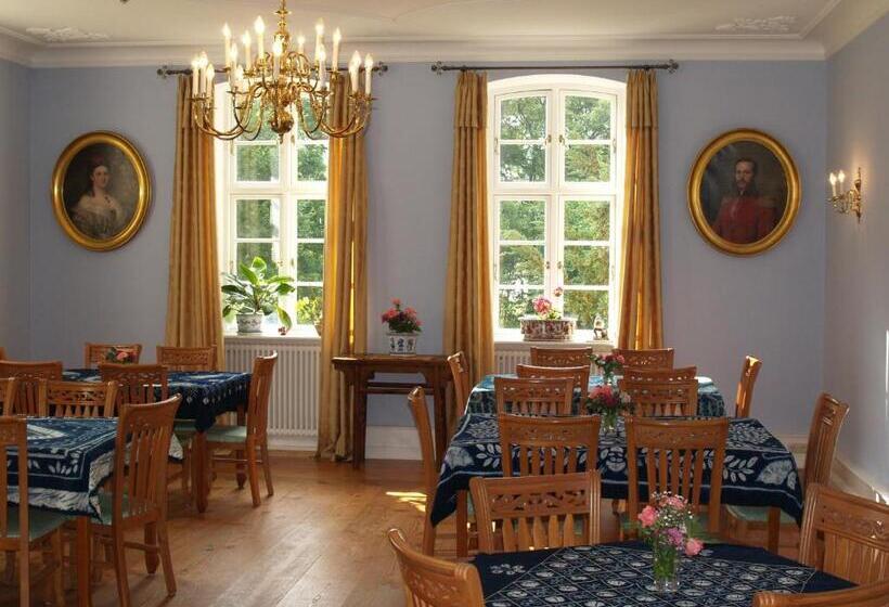 Hotelli Landhaus Schloss Kölzow