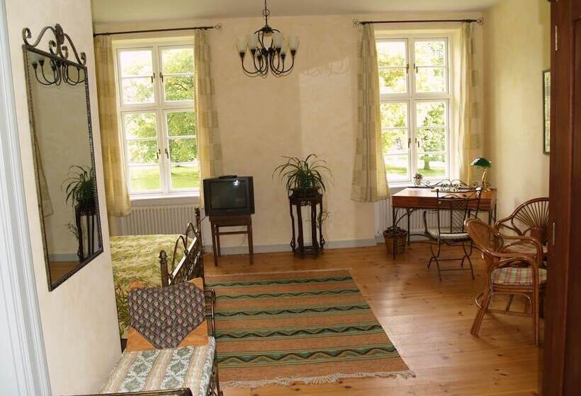 Hotelli Landhaus Schloss Kölzow