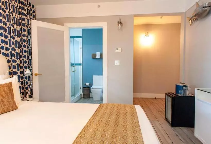 Oceanside Hotel And Suites