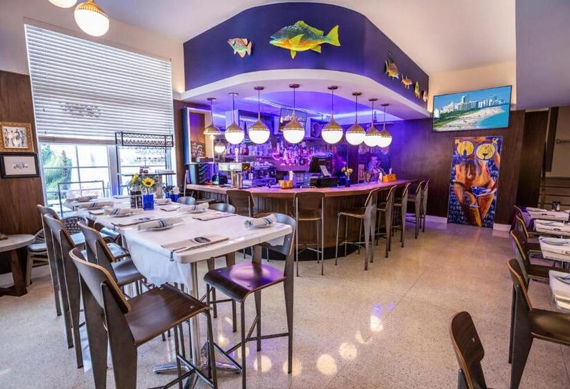 Oceanside Hotel And Suites