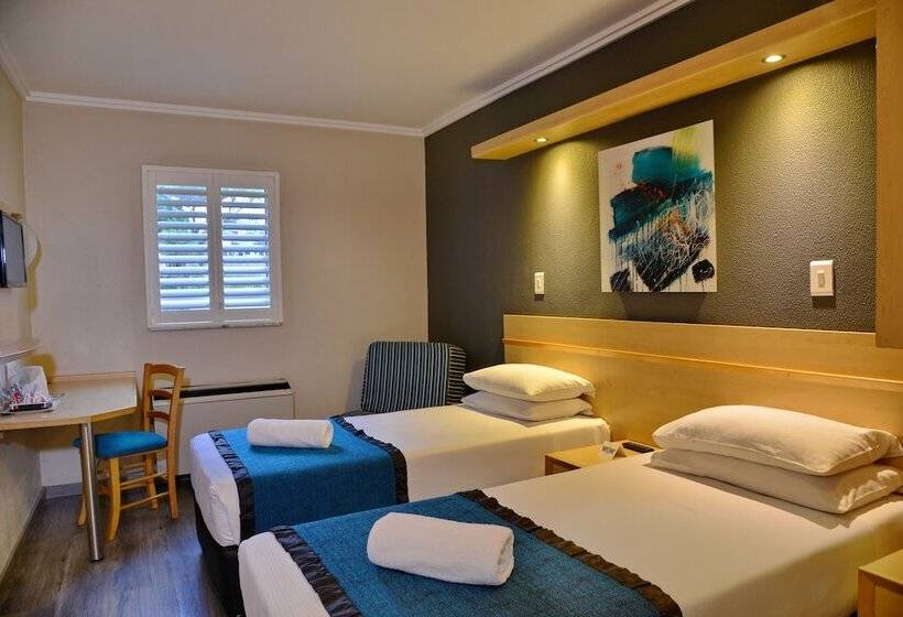 בית מלון כפרי Road Lodge Mbombela