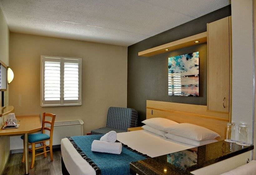 בית מלון כפרי Road Lodge Mbombela