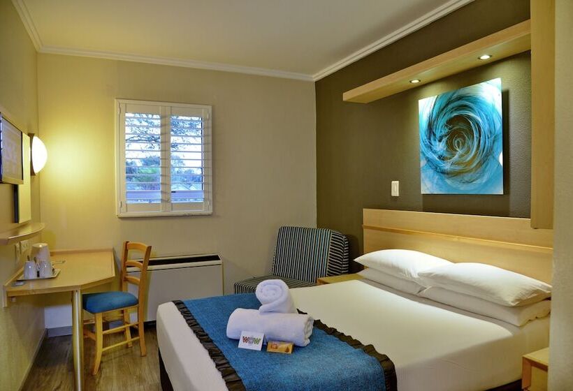 בית מלון כפרי Road Lodge Mbombela