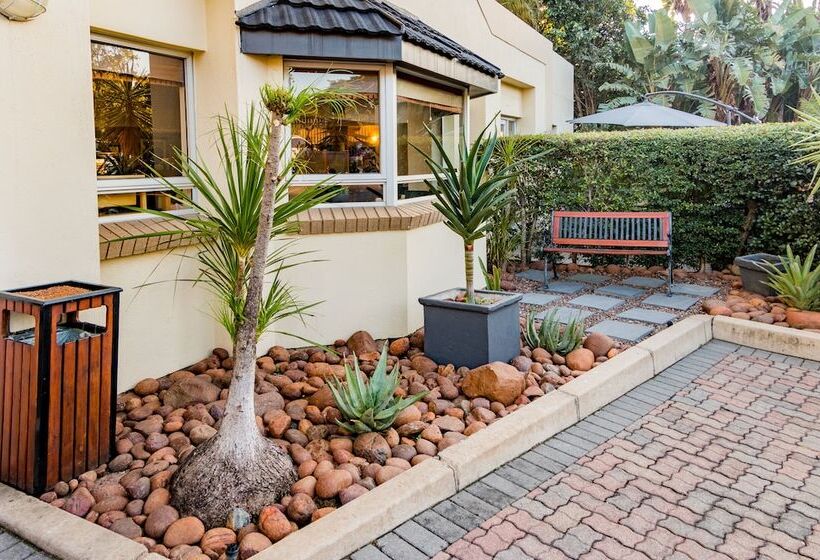 בית מלון כפרי Road Lodge Mbombela