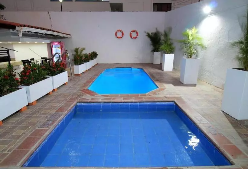ホテル Rodadero Inn By Geh Suites