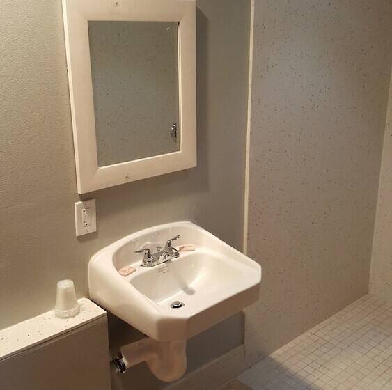 汽车旅馆 Fortuna Redwood Inn