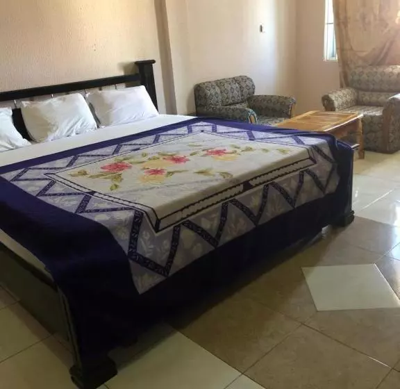 Pemicsa Hotel Accra