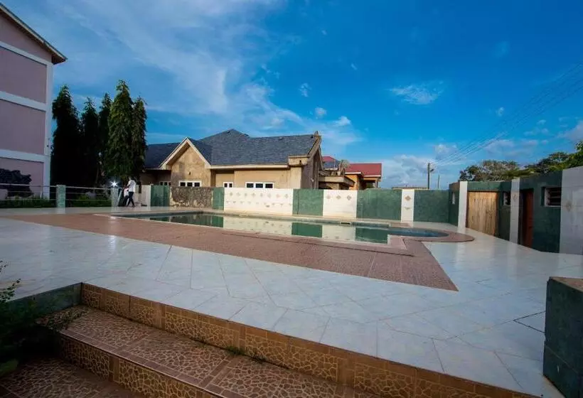 Pemicsa Hotel Accra