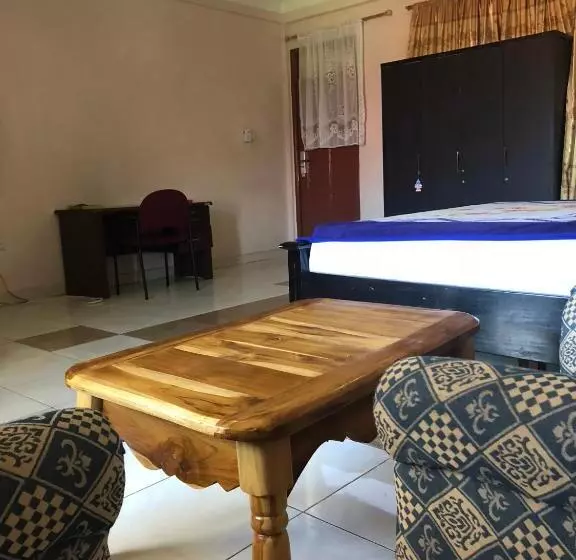 Pemicsa Hotel Accra