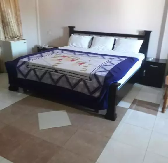 Pemicsa Hotel Accra