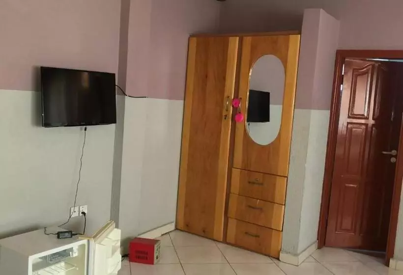 Pemicsa Hotel Accra