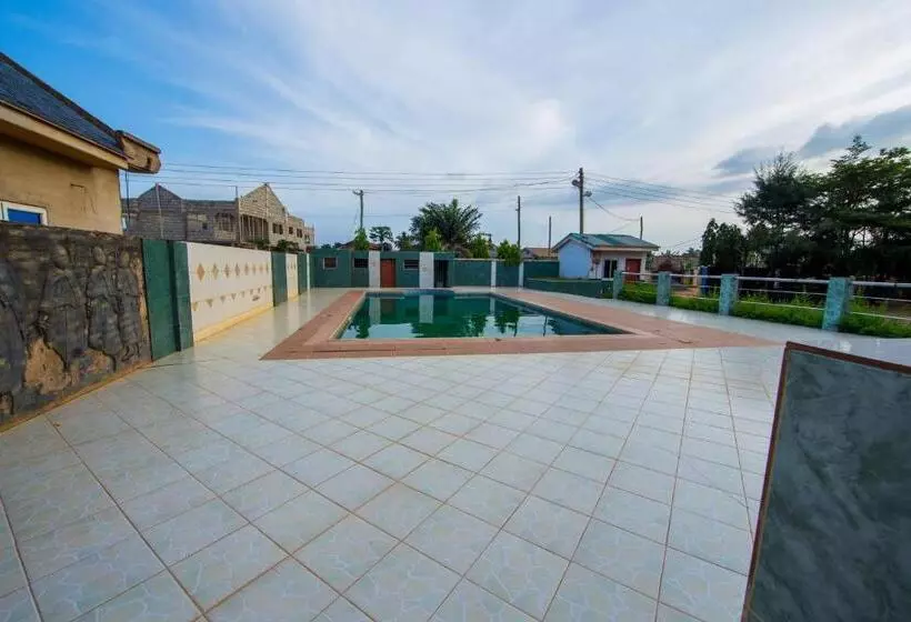 Pemicsa Hotel Accra