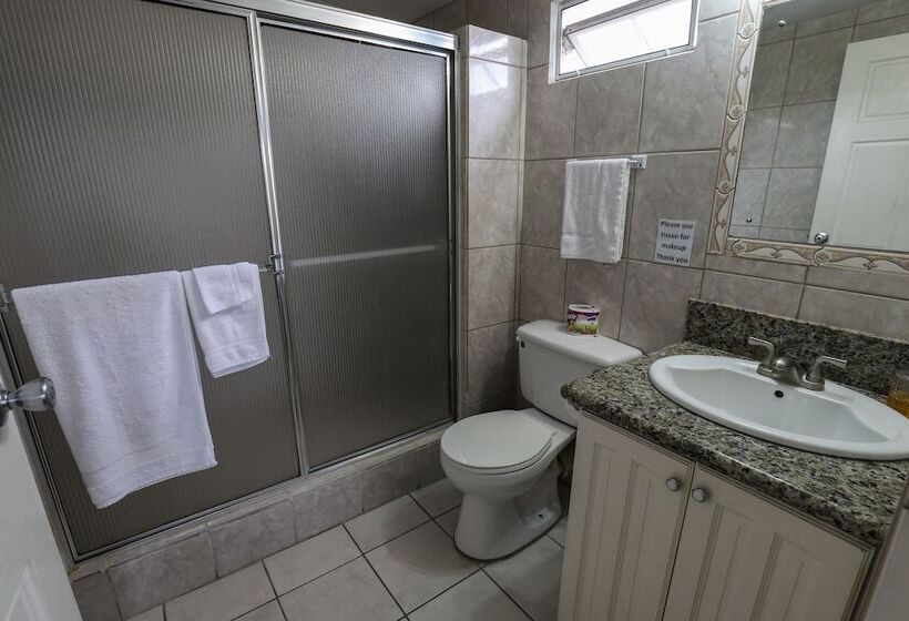 پانسیون Airport Inn