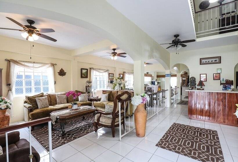 پانسیون Airport Inn