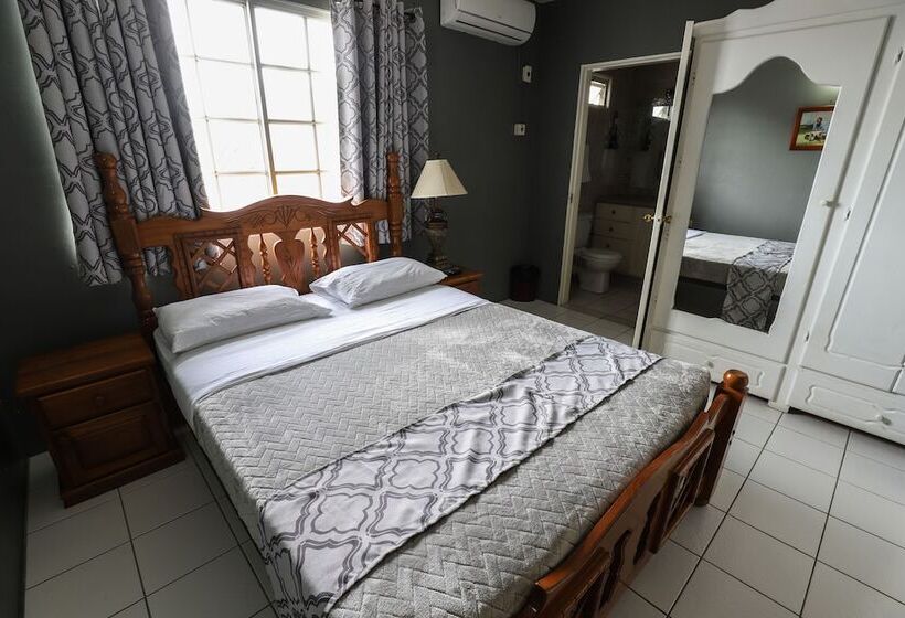 پانسیون Airport Inn