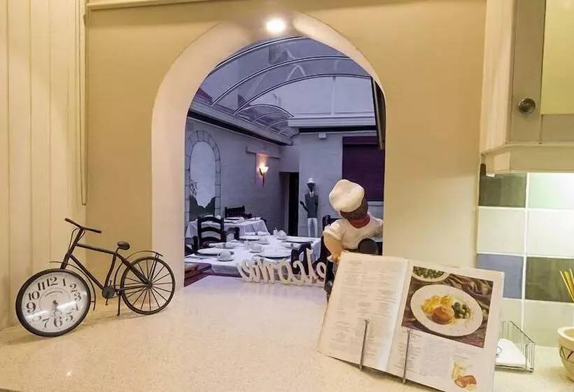 ペンション Five Burnham Guest House
