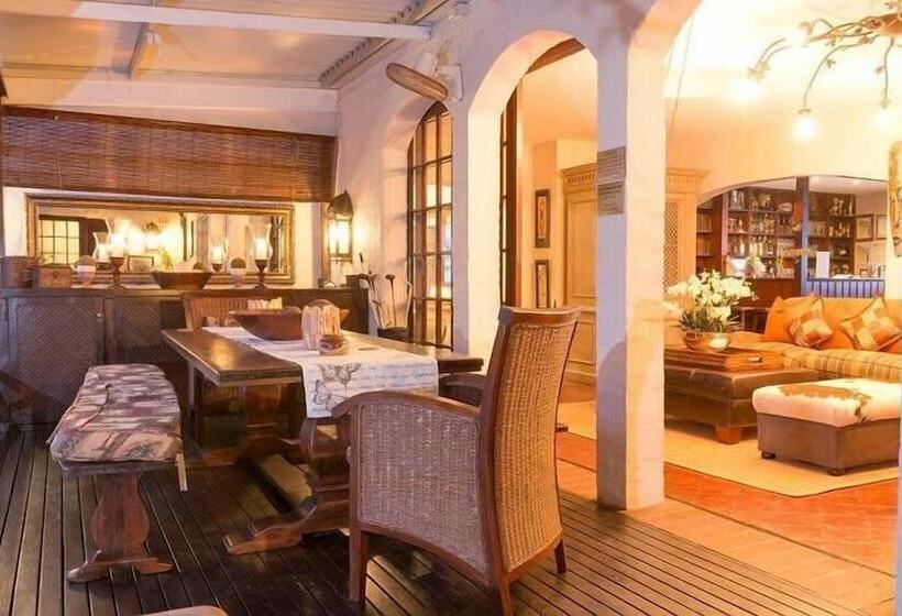 פנסיון Five Burnham Guest House