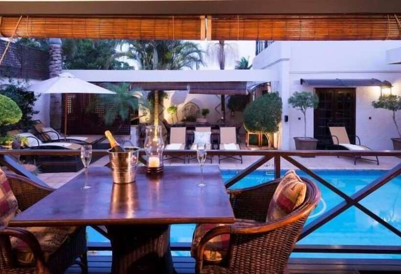 פנסיון Five Burnham Guest House