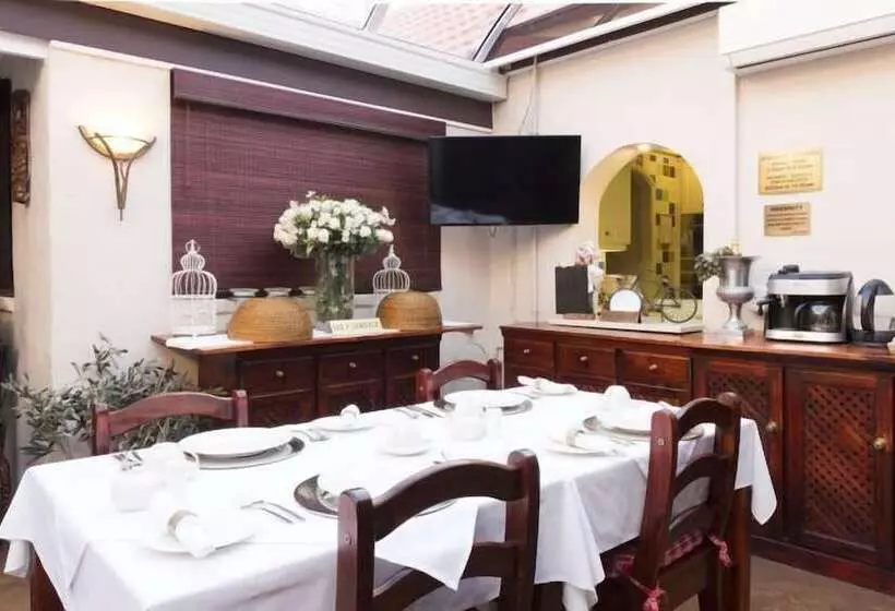 ペンション Five Burnham Guest House