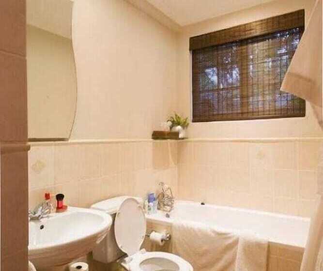 פנסיון Five Burnham Guest House