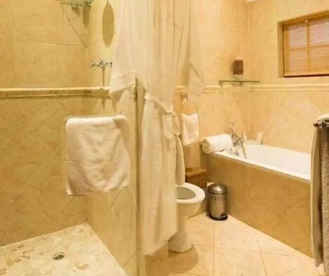 ペンション Five Burnham Guest House