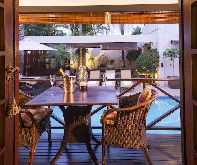 פנסיון Five Burnham Guest House