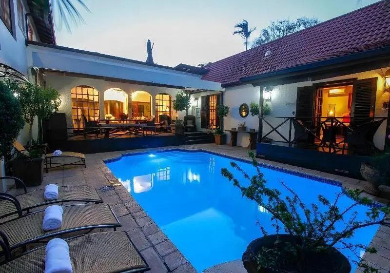 ペンション Five Burnham Guest House