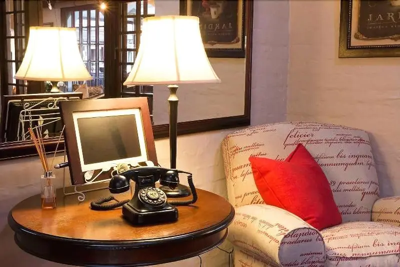 ペンション Five Burnham Guest House