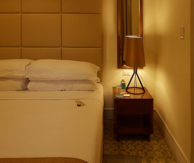 هتل Voya Boutique