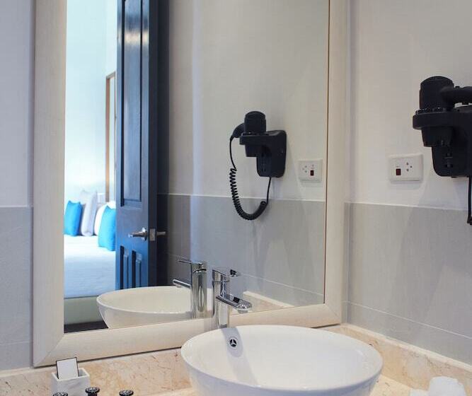 هتل Voya Boutique