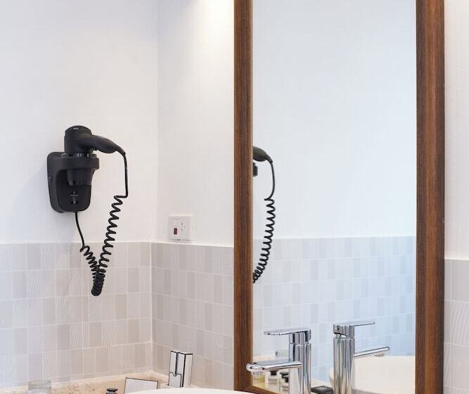 هتل Voya Boutique