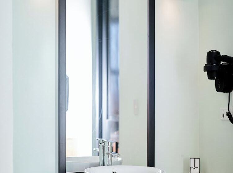 هتل Voya Boutique